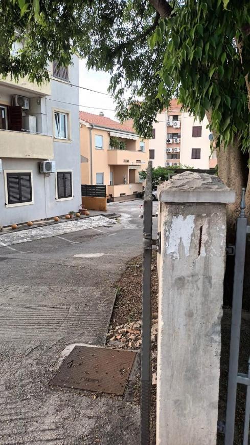 Apartment Marelja - Private Parking And Balcony Zadar Bagian luar foto