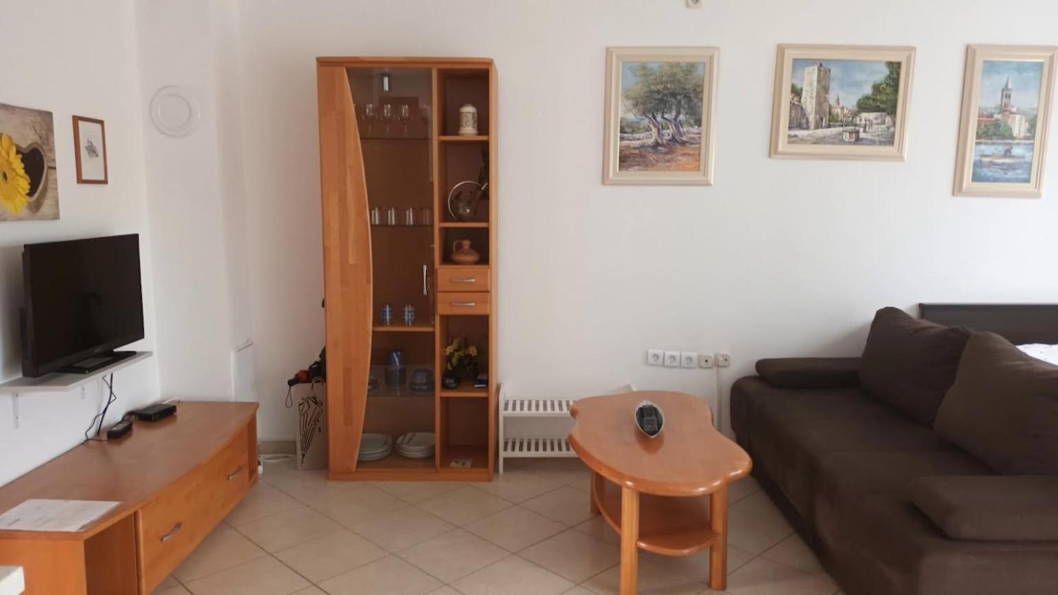 Apartment Marelja - Private Parking And Balcony Zadar Bagian luar foto