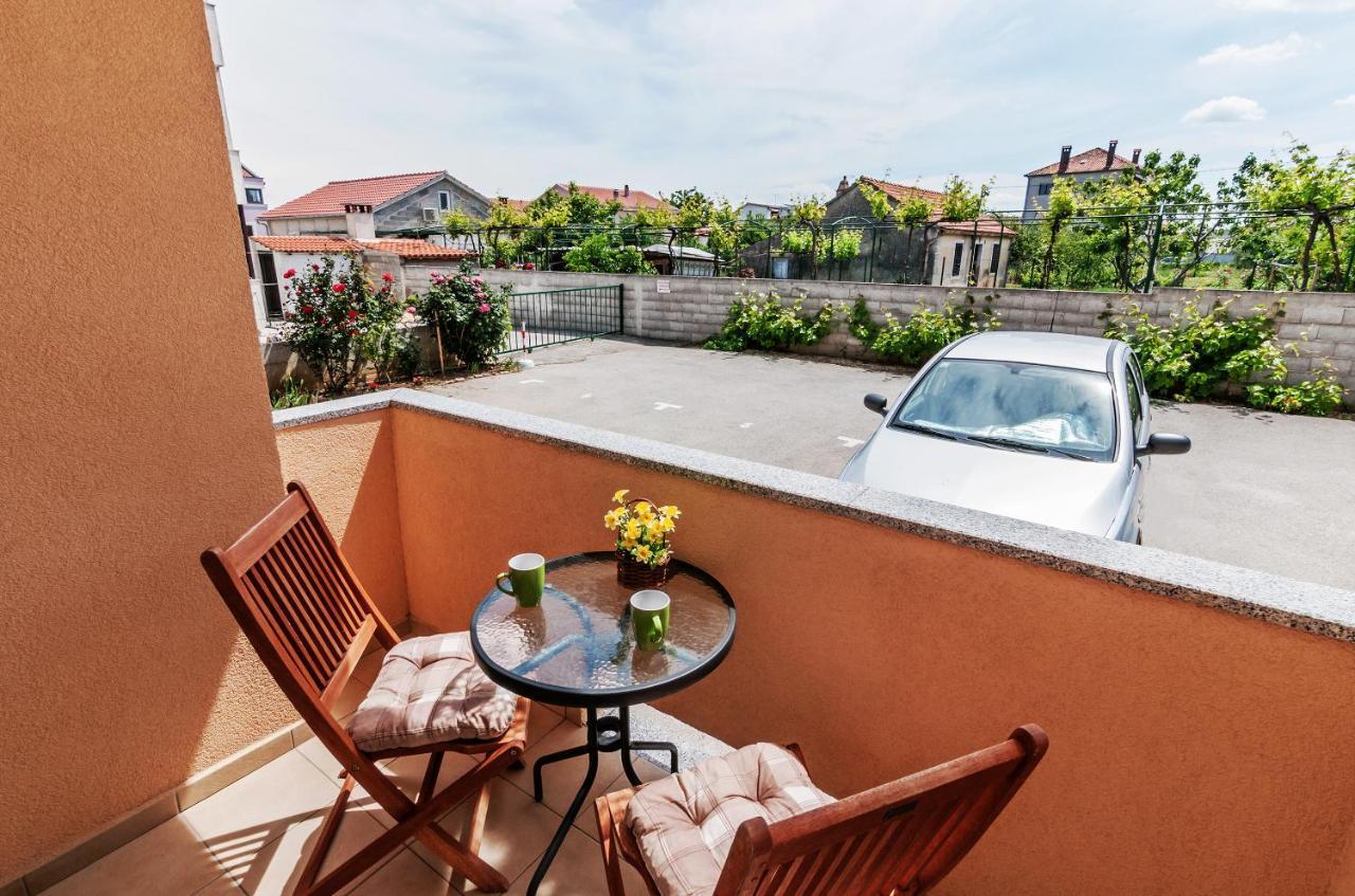 Apartment Marelja - Private Parking And Balcony Zadar Bagian luar foto