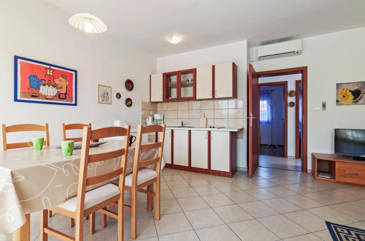 Apartment Marelja - Private Parking And Balcony Zadar Bagian luar foto