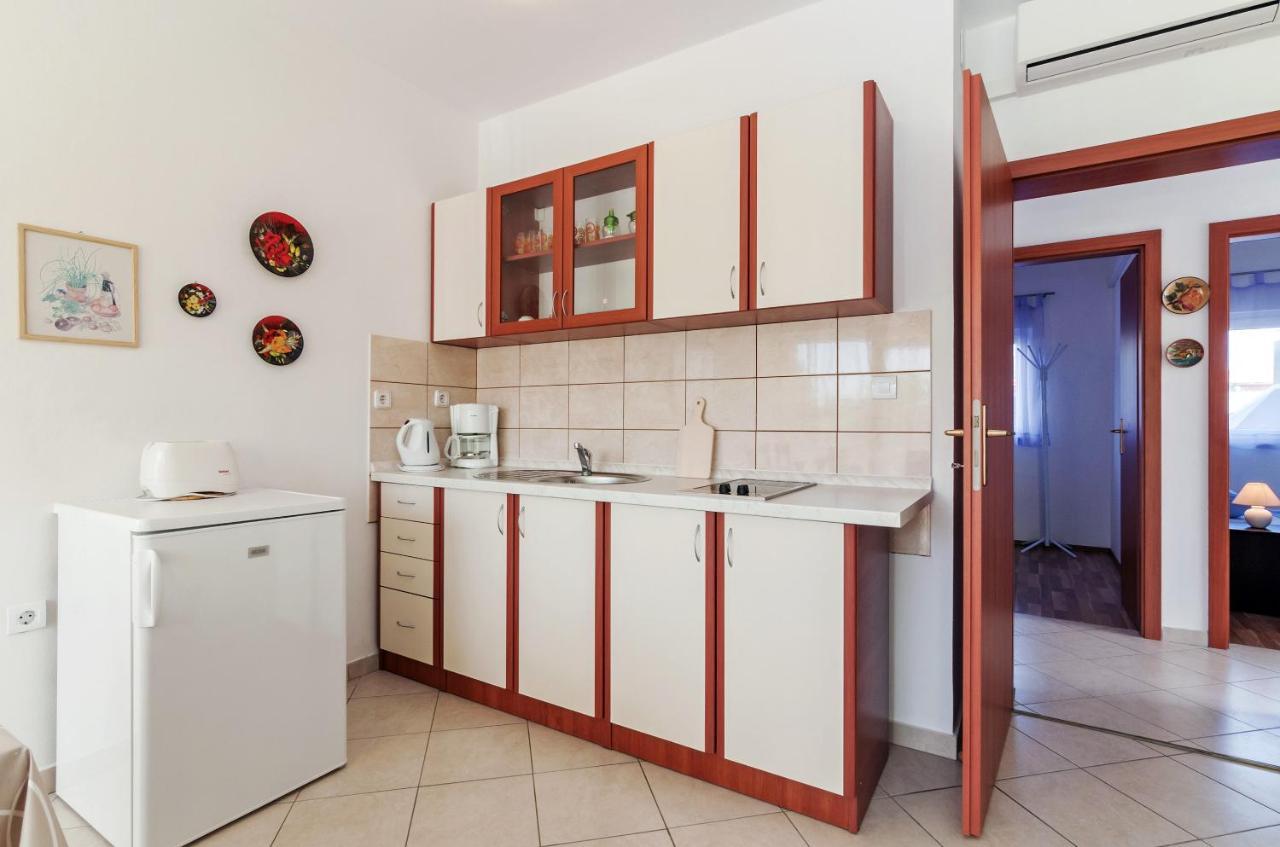 Apartment Marelja - Private Parking And Balcony Zadar Bagian luar foto